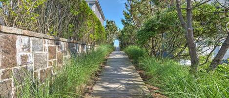 Casa, varias camas (Bungalow 2 - 1BR, Water View) | Áreas de la propiedad