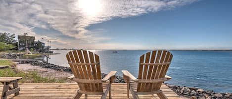 Casa, varias camas (Bungalow 4 - 1BR, Waterfront) | Balcón