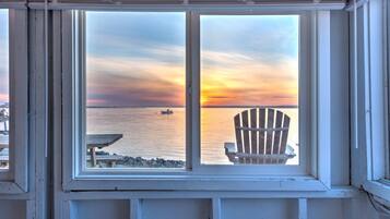 House, Multiple Beds (Bungalow 4 - 1BR, Waterfront) | Interior