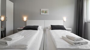 4 dormitoris, planxa i posts de planxar, wifi i roba de llit