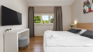 4 chambres, fer et planche à repasser, Wi-Fi, draps fournis