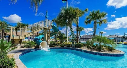 5 Bed Pool With Overflowing Spa In Champions Gate! 5 Bedroom Villa by RedAwning