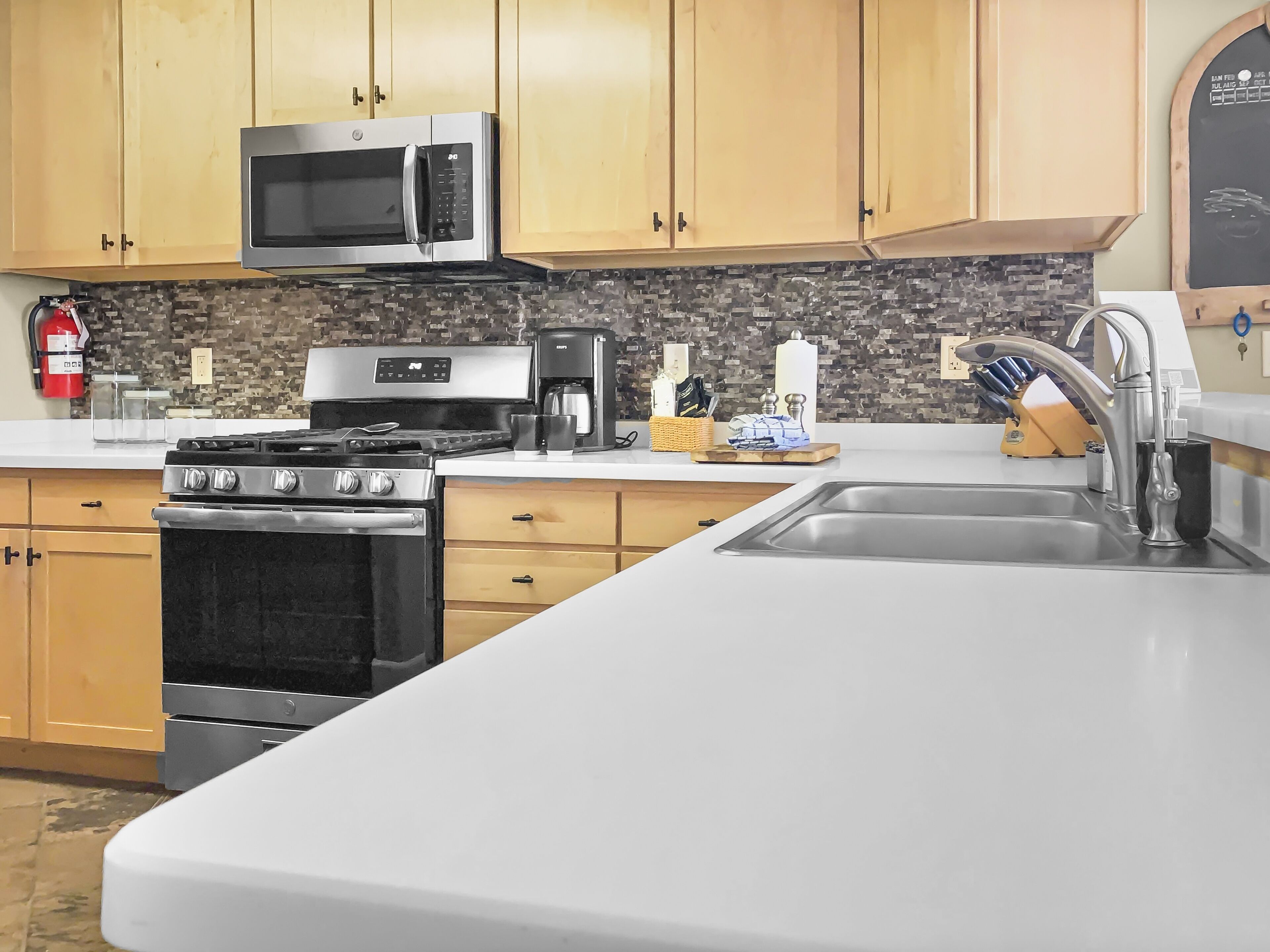 Crestview 208 2 Bedroom Condo by Redawning