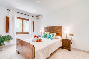 4 chambres, fer et planche à repasser, Wi-Fi gratuit, draps fournis