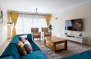 45-inch flat-screen TV with digital channels, TV - Casa Misa Westlands (Nairobi)