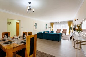 45-inch flat-screen TV with digital channels, TV - Casa Misa Westlands (Nairobi)