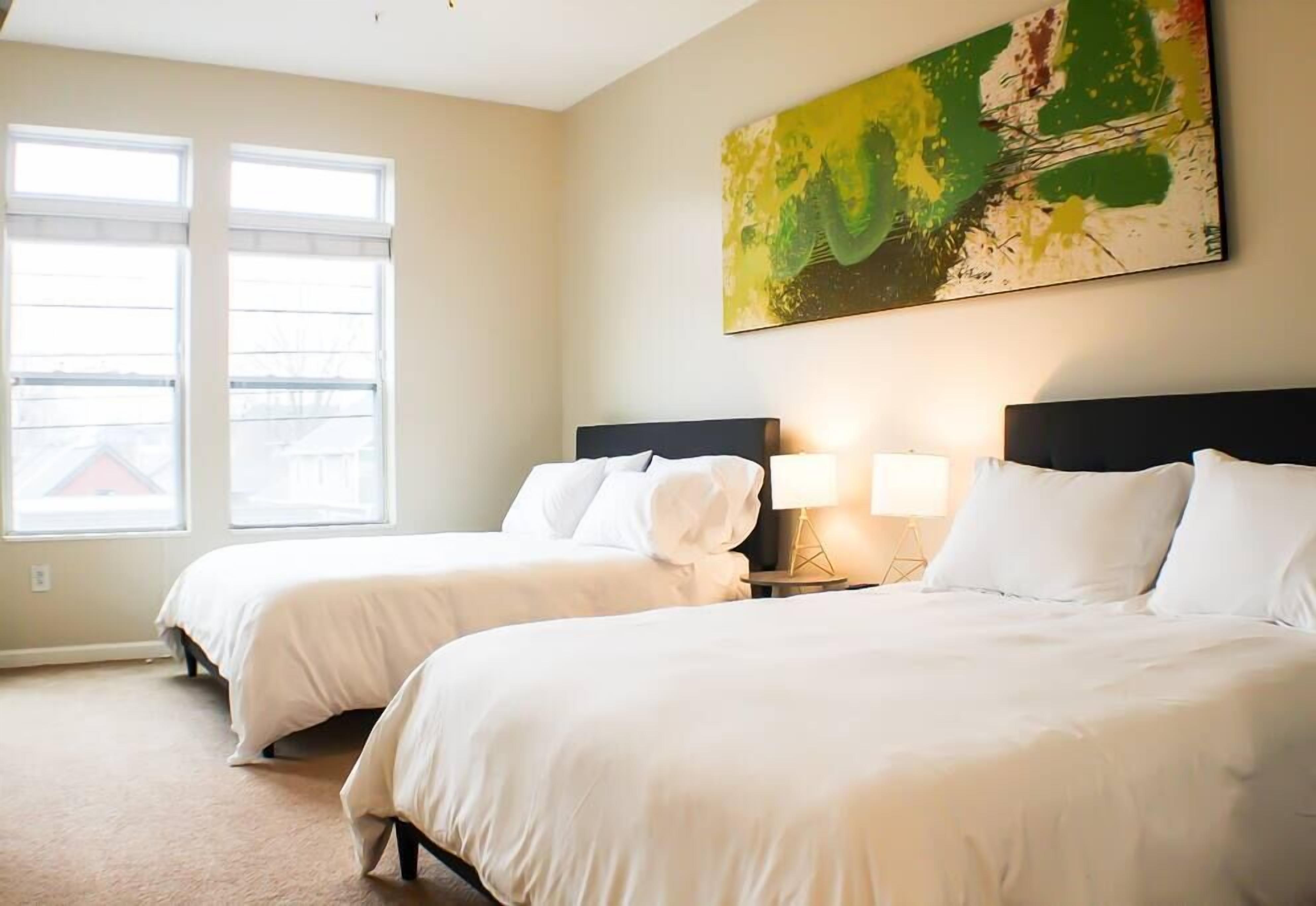 Luxury 2bd/2ba Apt 5 min to DWTN l Garage l Gym