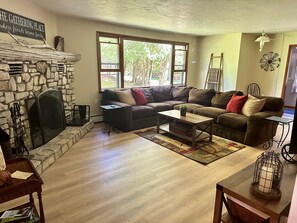 Smart TV, fireplace