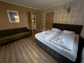 2 Schlafzimmer, Schreibtisch, kostenloses WLAN, Bettwäsche