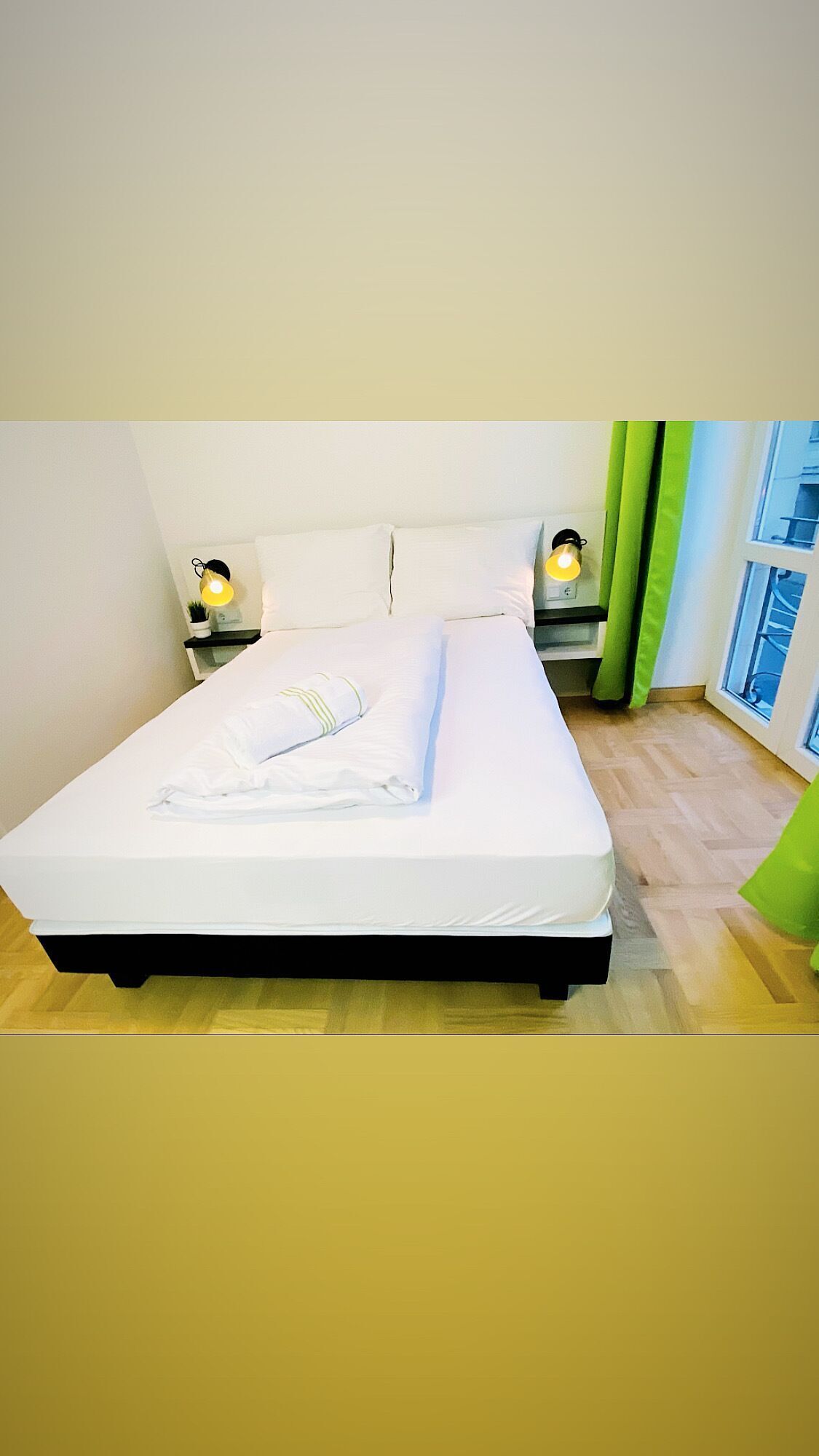 Hypo-allergenic bedding, desk, free WiFi, bed sheets