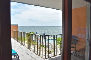 Property grounds - ★★★★★ Sleeps 6✓ Linens &Towels✓ Free Parking✓ Sunset View✓ Smart TVs✓ Pool ✓  (Ocean City)