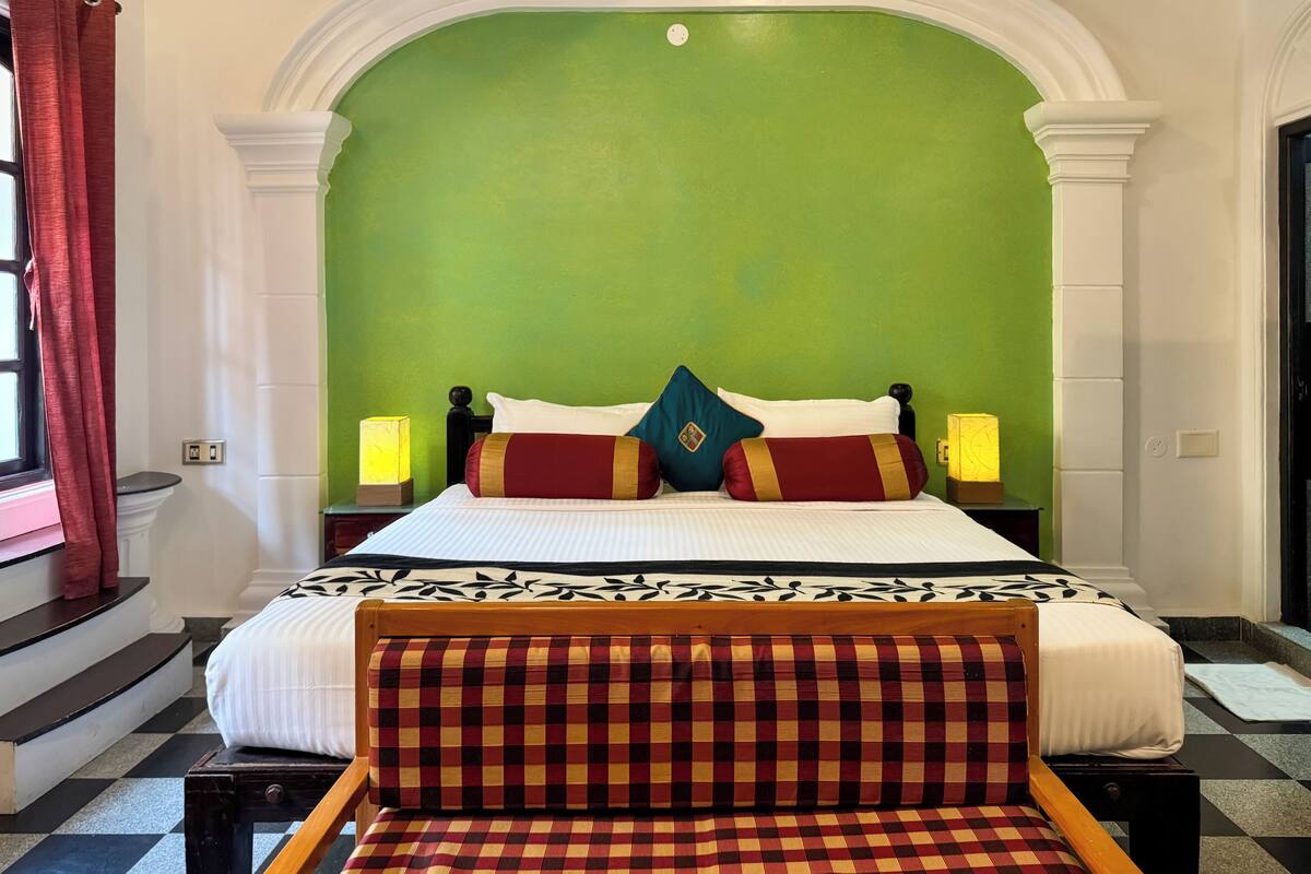 Superior Room | Minibar, in-room safe, iron/ironing board (on request)