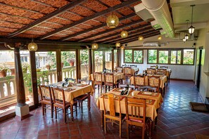 Restaurant - Le Chateau (Puducherry)