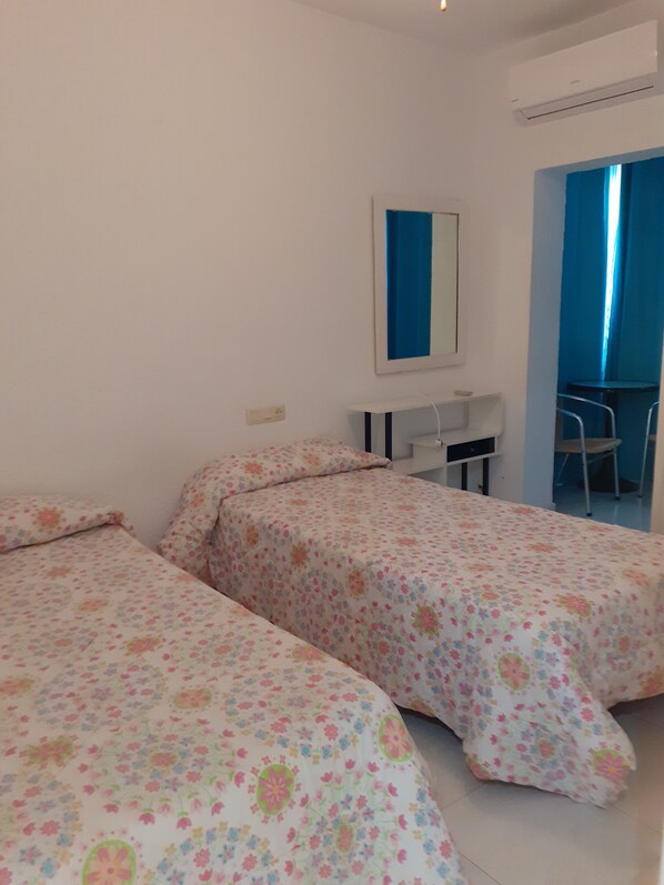 2 bedrooms, iron/ironing board, free WiFi, bed sheets