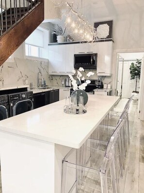 Esstisch, Kücheninsel