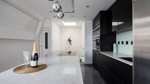 Private kitchen - Plum Guide - Sylvester (London)