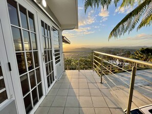 Terrace/patio - Family Home with Mountain Views in Cayey, Puerto Rico w/ Solar Panel (Cayey)