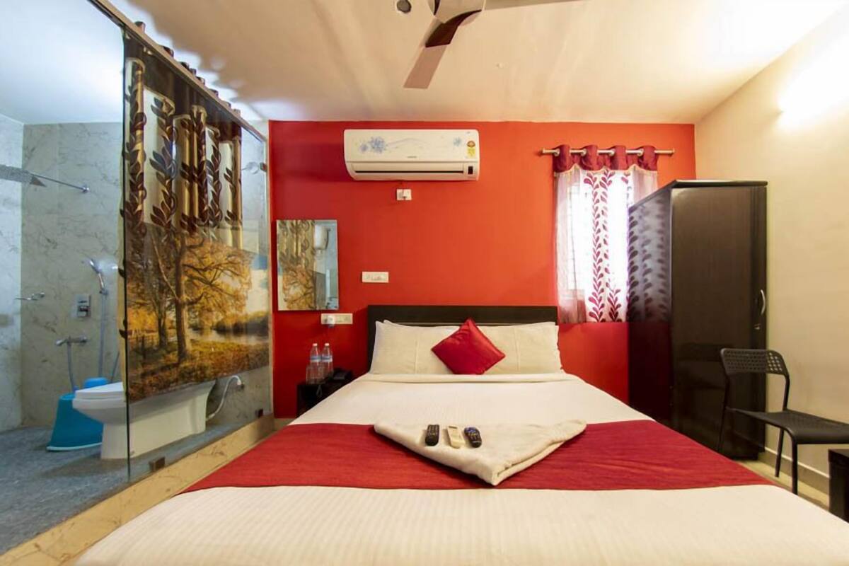 Rollaway beds, free WiFi, bed sheets