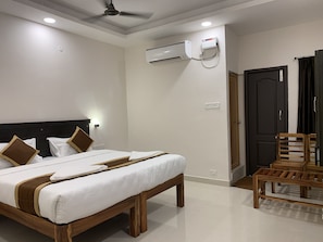 Rollaway beds, free WiFi, bed sheets