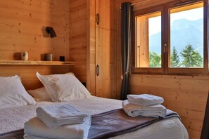 6 Schlafzimmer, Reisekinderbett, kostenloses WLAN, Bettwäsche