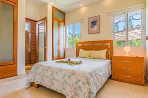 4 bedrooms, iron/ironing board, WiFi, bed sheets