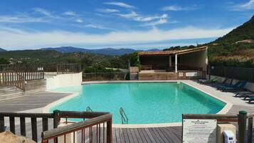 Piscine extérieure, piscine chauffée