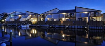 Renovated Condo w/ Private Courtyard and Free WIFI