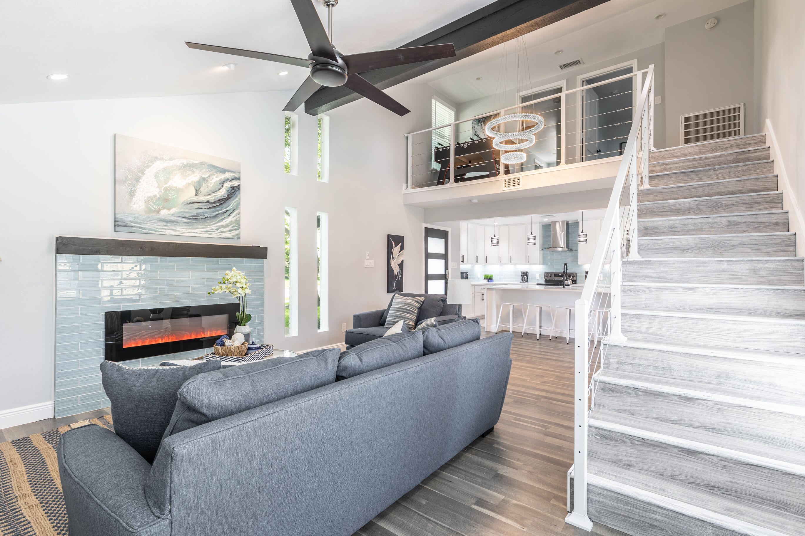 Modern Design/ Oversized Pool / Great Location