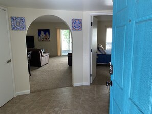 2 camere, una scrivania, ferro/asse da stiro, Wi-Fi gratuito