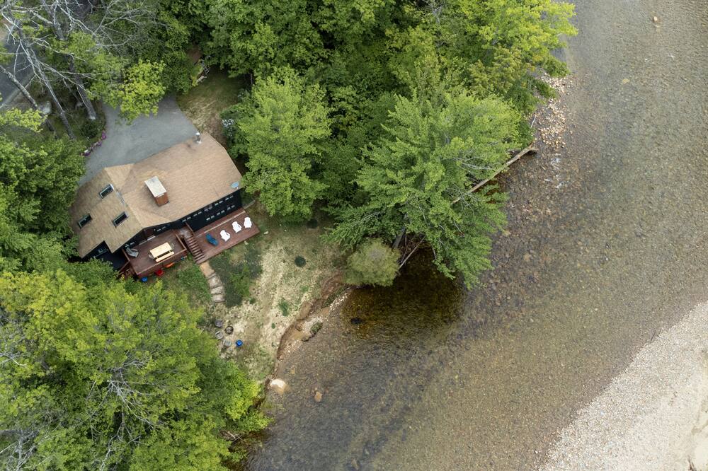 1.1 acre modern waterfront home on the Saco river