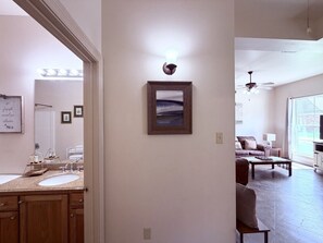 Interior - Chateau 14, spacious townhouse in Tickfaw, LA (Tickfaw)