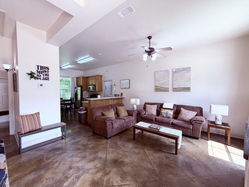 Chateau 14, spacious townhouse in Tickfaw, LA