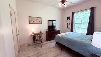 2 bedrooms, desk, iron/ironing board, travel crib