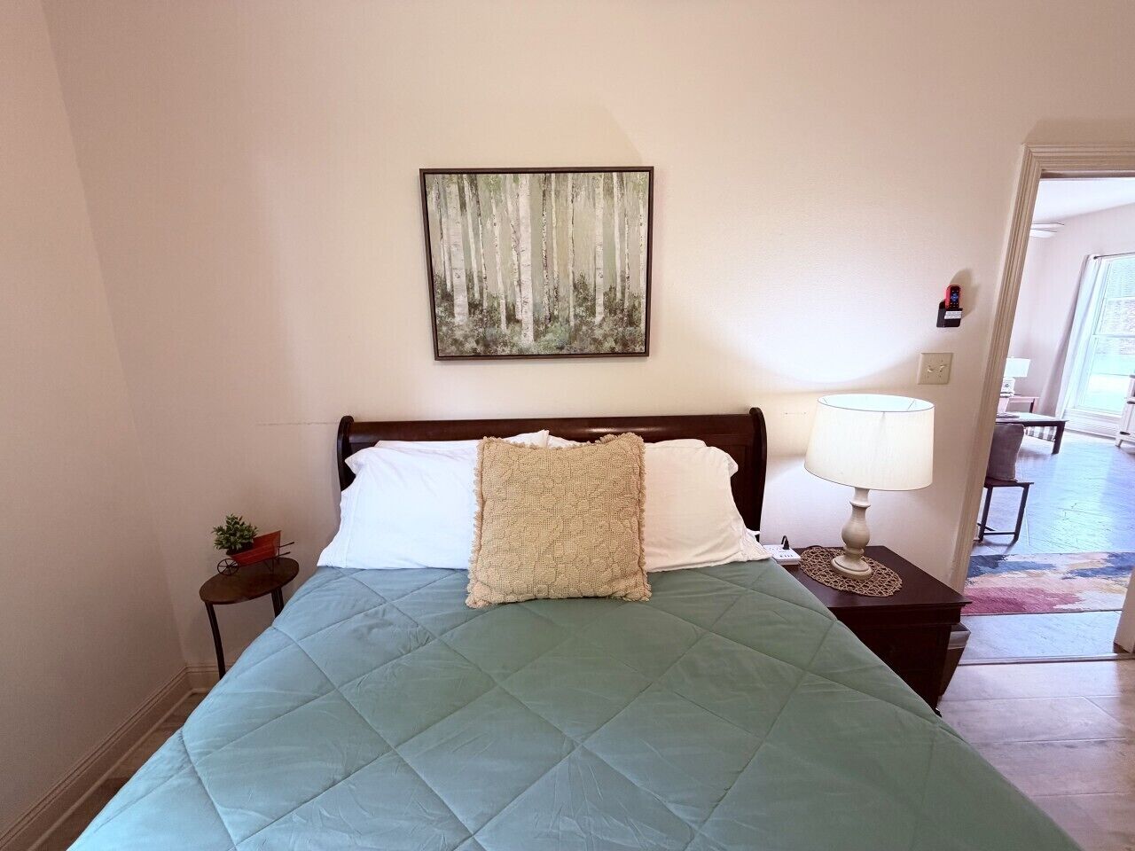 2 Schlafzimmer, Schreibtisch, Bügeleisen/Bügelbrett, Reisekinderbett