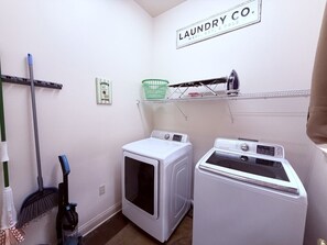 Interior - Chateau 14, spacious townhouse in Tickfaw, LA (Tickfaw)