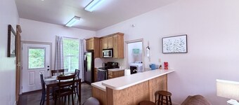 Chateau 14, spacious townhouse in Tickfaw, LA