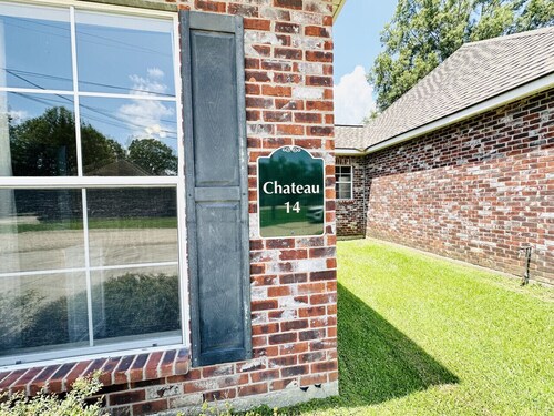 Chateau 14, spacious townhouse in Tickfaw, LA