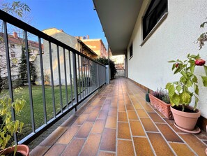 Quang cảnh ban công