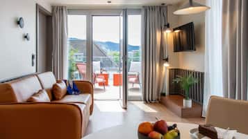 Superior Studio, Multiple Beds, Terrace (3 Guests) | Premium bedding, desk, soundproofing, cribs (free)