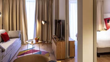 Premium bedding, desk, soundproofing, cribs (free)