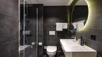 Studio, Multiple Beds | Premium bedding, desk, soundproofing, free cribs/infant beds