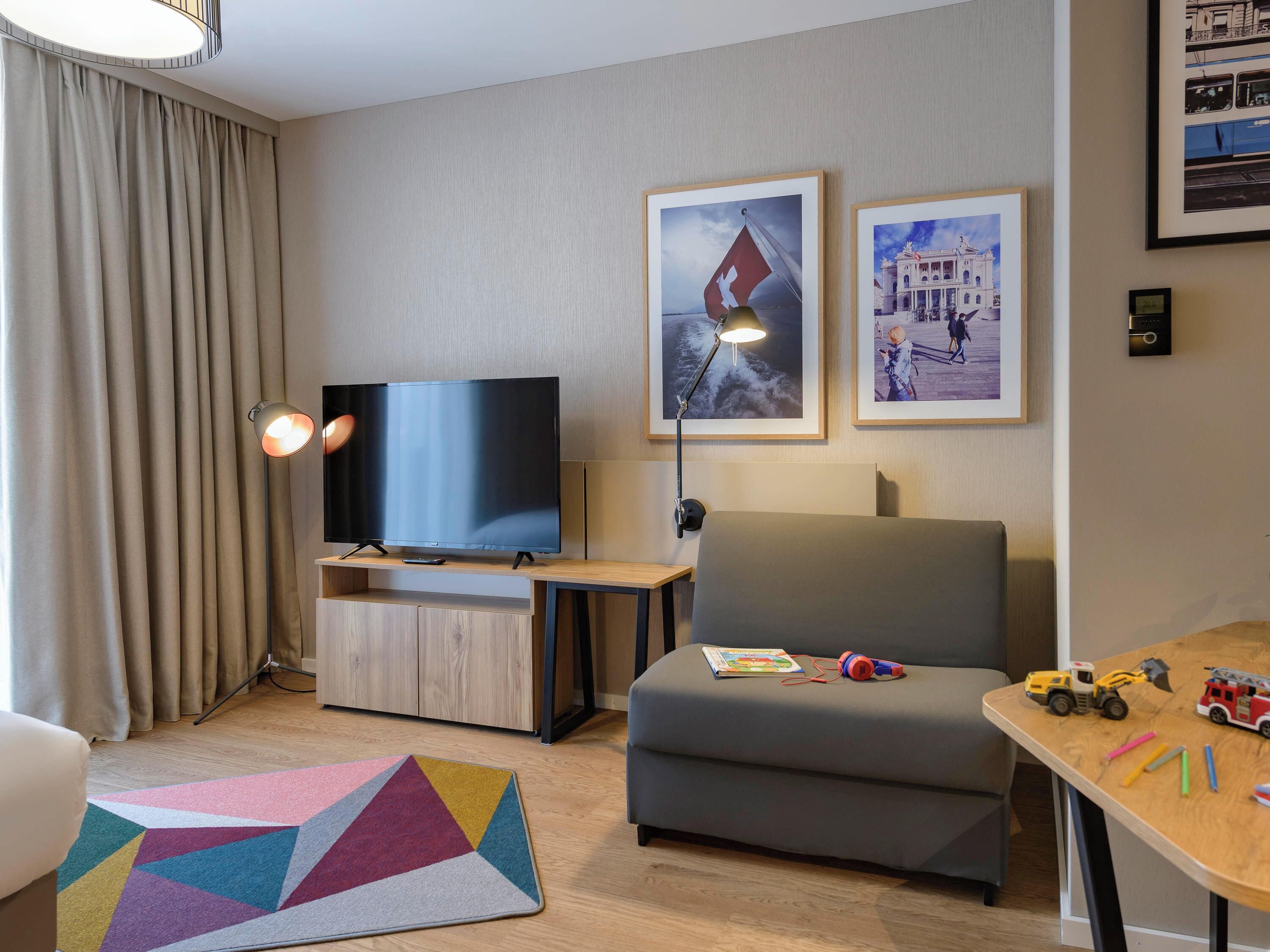 Studio, Mehrere Betten | Hochwertige Bettwaren, Schreibtisch, schallisolierte Zimmer
