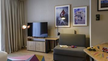 Studio, Multiple Beds | Premium bedding, desk, soundproofing, free cribs/infant beds