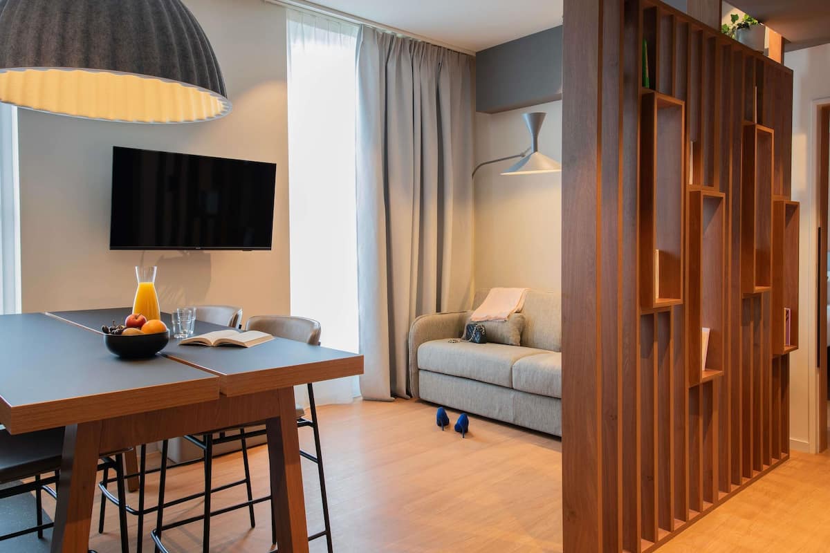 Superior appartement, 1 slaapkamer (4 People) | Luxe beddengoed, een bureau, geluiddichte muren, gratis babybedden
