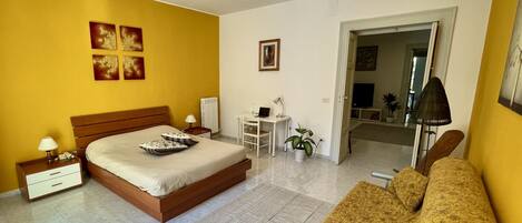 3 Schlafzimmer, Zimmersafe, Schreibtisch, BĂŒgeleisen/BĂŒgelbrett