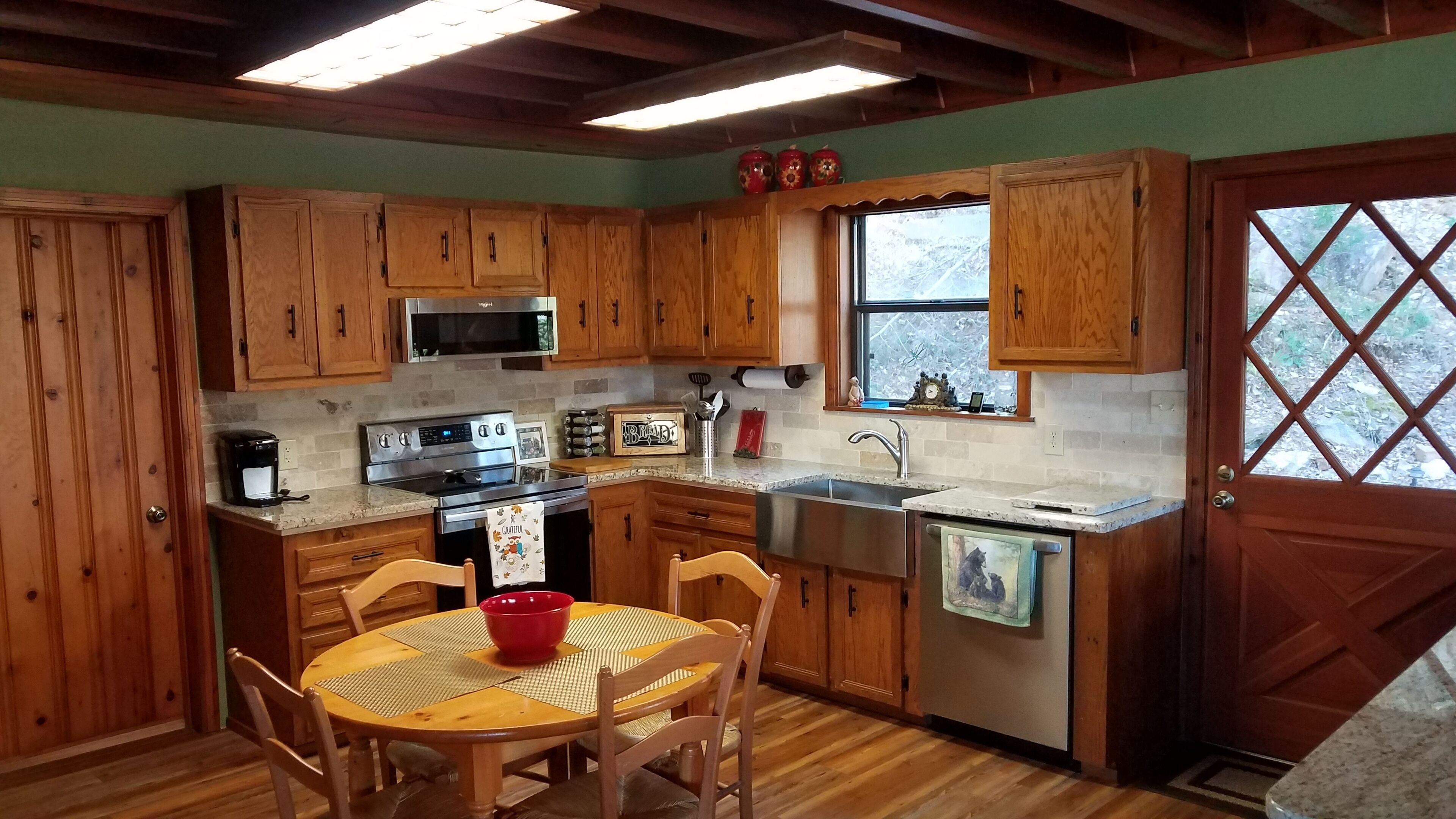 Your Outdoor Paradise. Mountain Cabin with wonderful views and great sunsets.