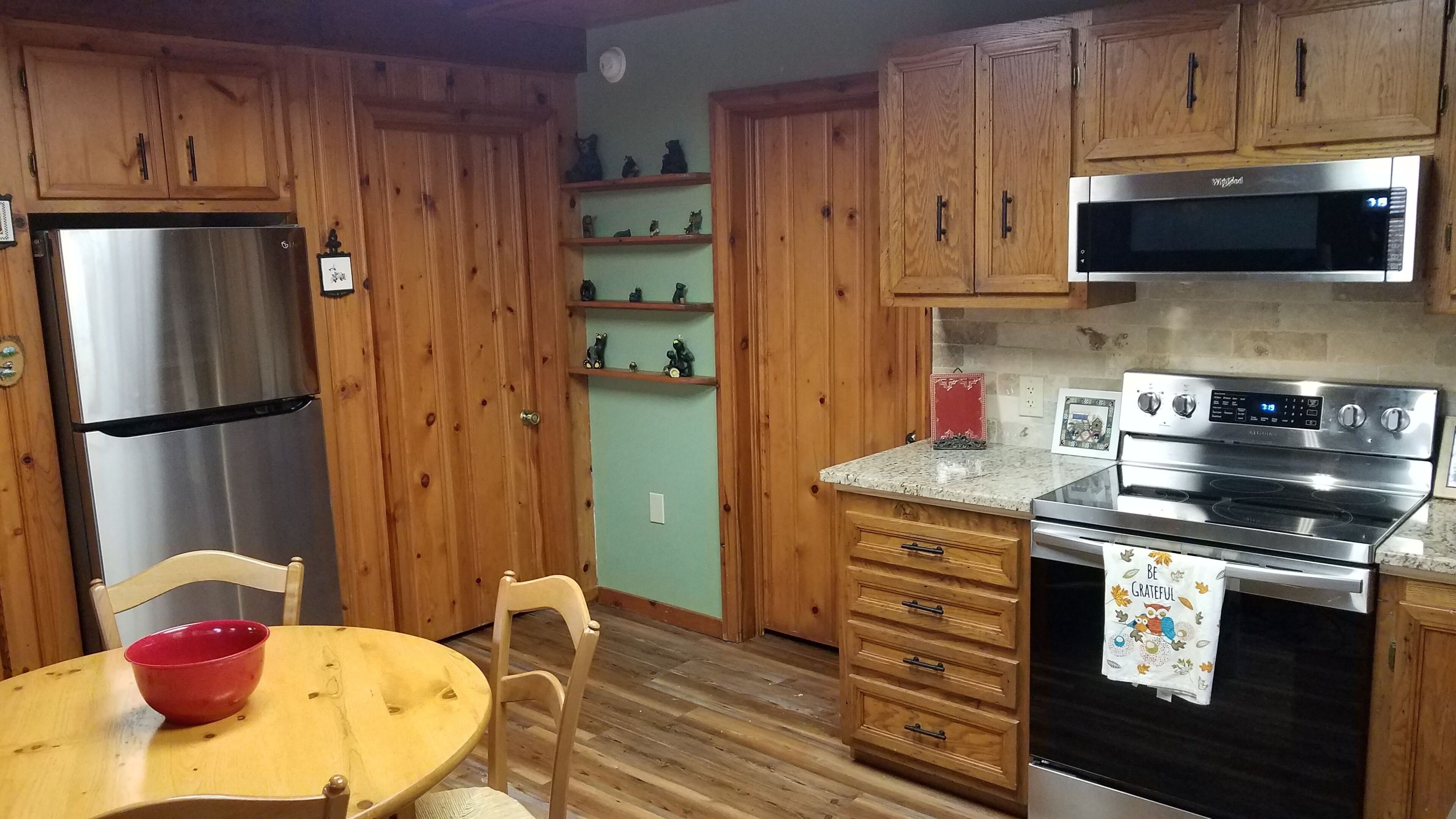 Your Outdoor Paradise. Mountain Cabin with wonderful views and great sunsets.