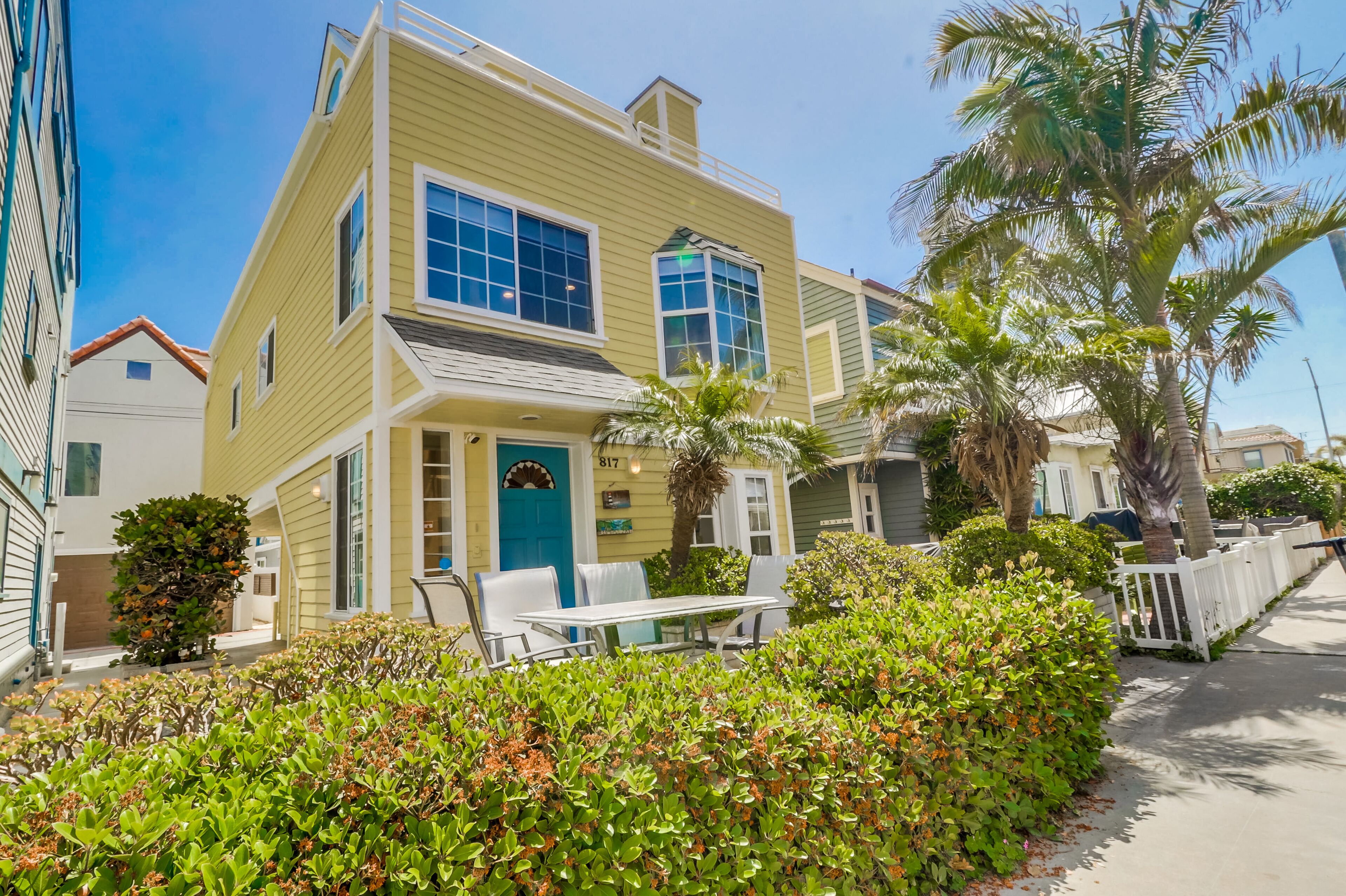 Modern Tri-Level Home, 50 Yards to Bay, Bay Views