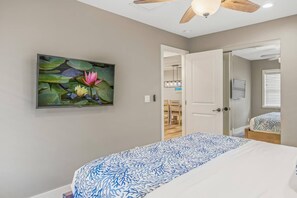 4 bedrooms, desk, iron/ironing board, travel cot