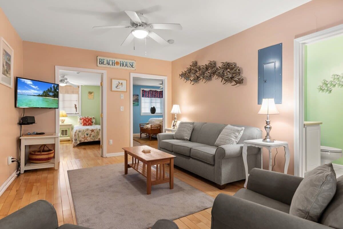 2 bedrooms, iron/ironing board, WiFi, bed sheets